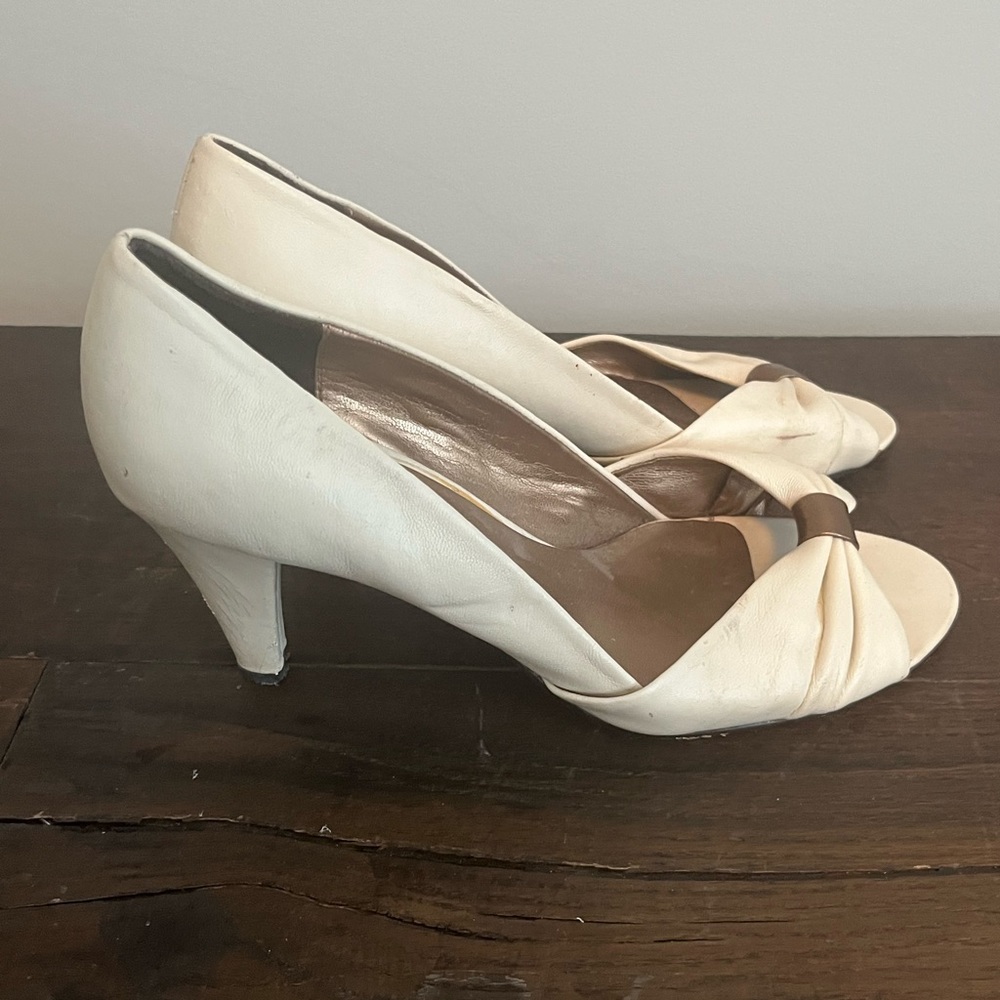 Bcbg girls pumps